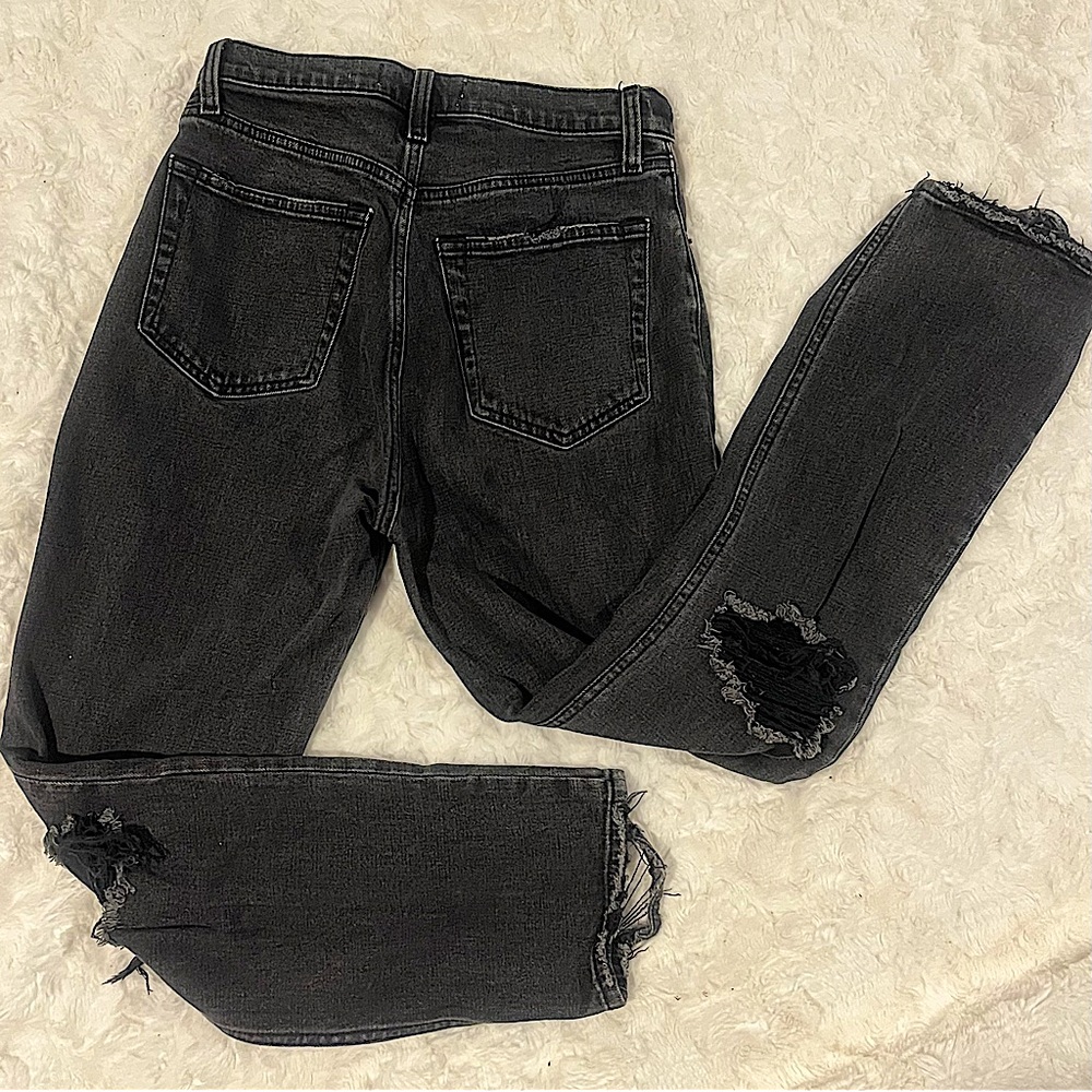 Abercrombie & Fitch The Ankle Straight Ultra High Rise Jeans in Distressed Black - Picture 3 of 16